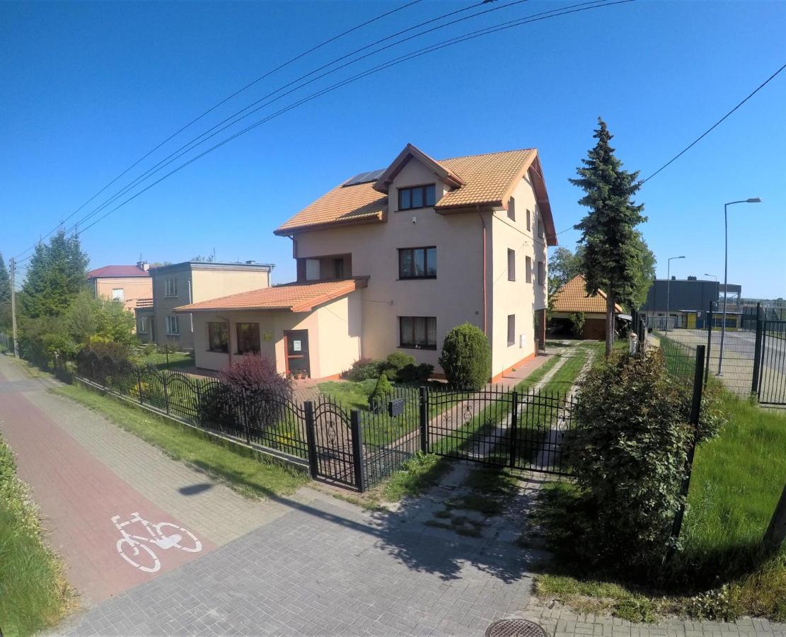 Pokoje Goscinne, Mieszkanie Na Wynajem W Swidniku K Lublina Buitenkant foto