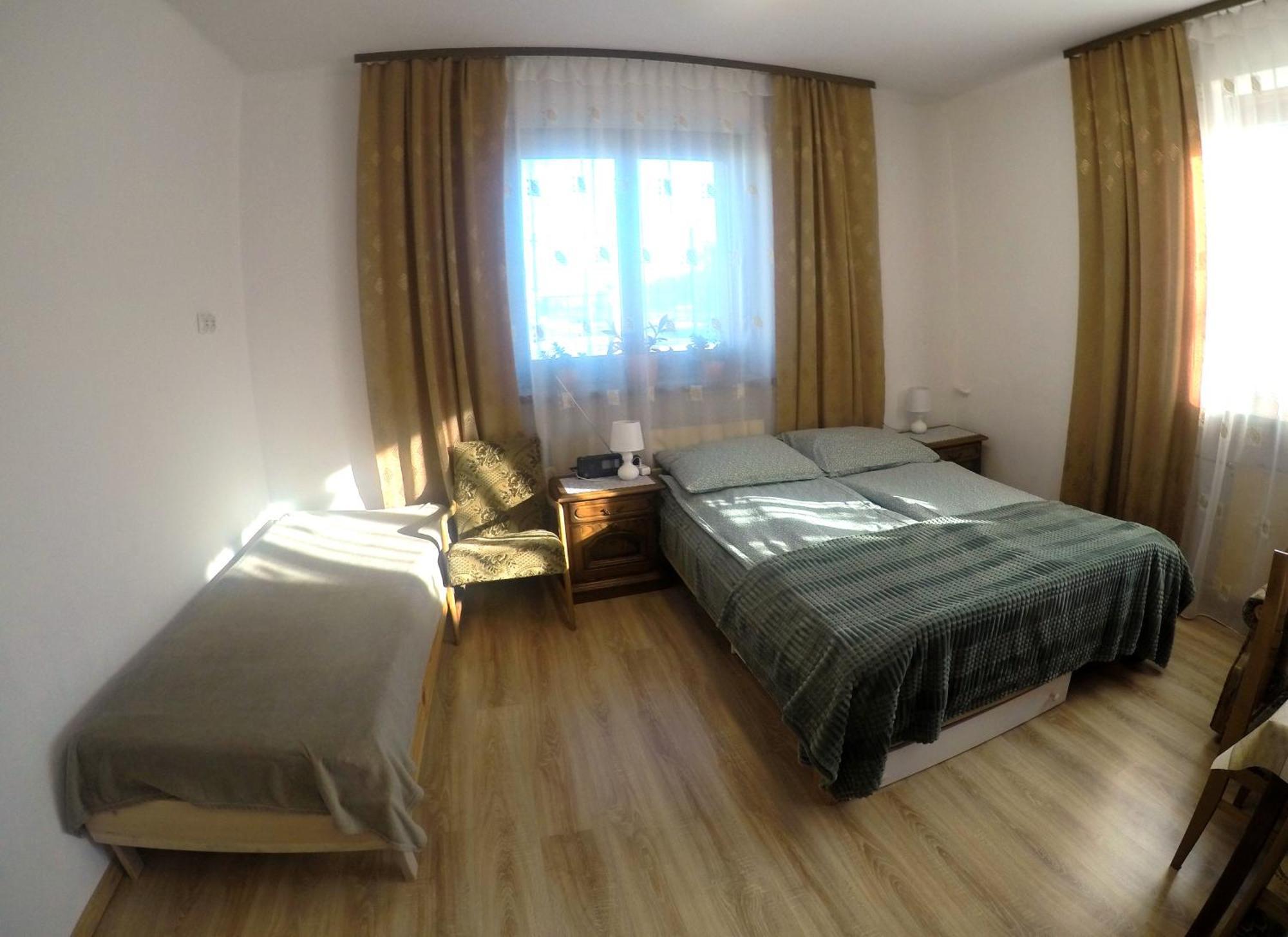 Pokoje Goscinne, Mieszkanie Na Wynajem W Swidniku K Lublina Buitenkant foto