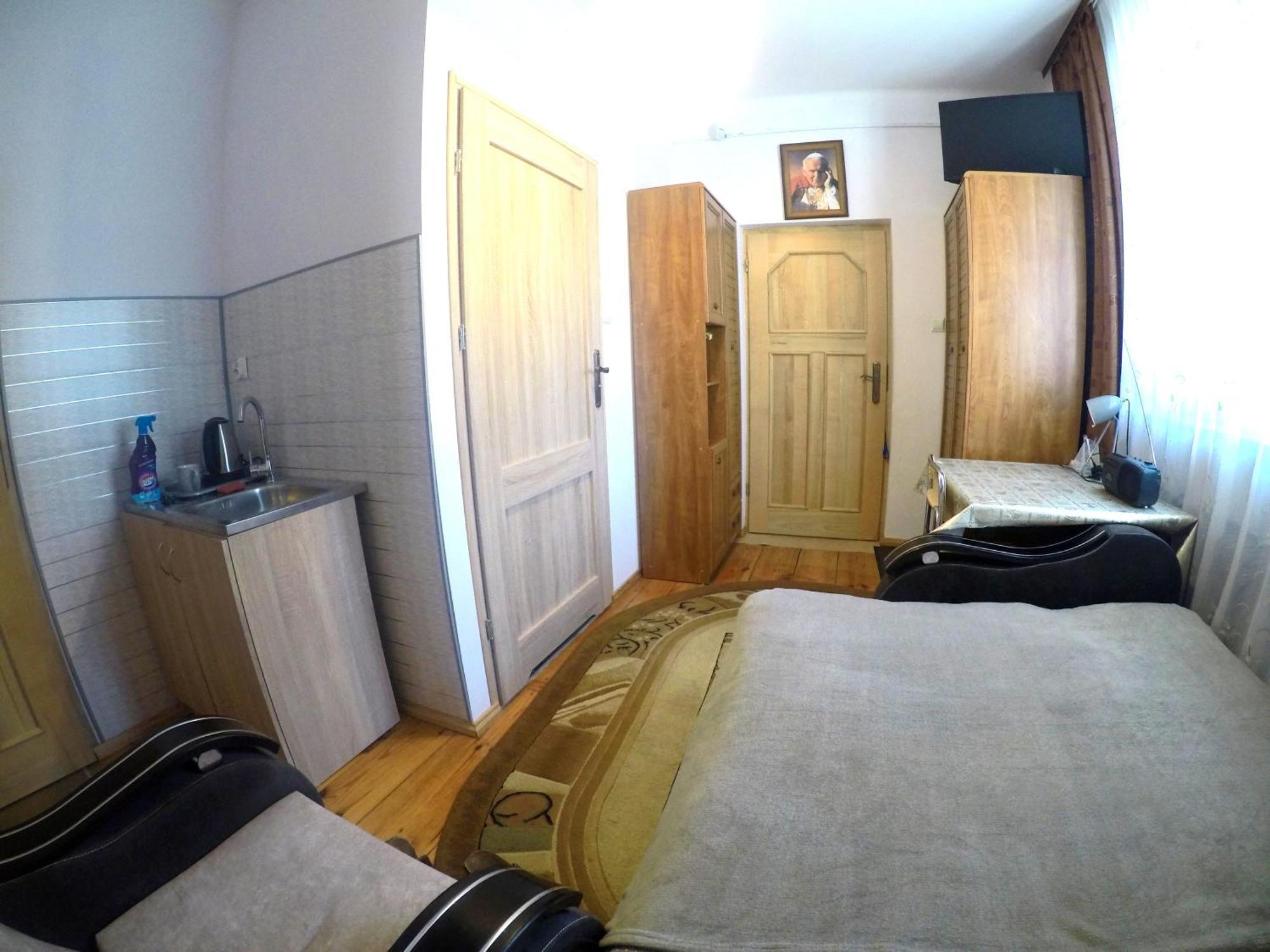 Pokoje Goscinne, Mieszkanie Na Wynajem W Swidniku K Lublina Buitenkant foto